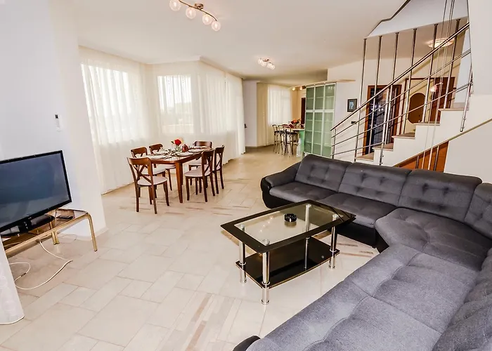 Aurora 3* Saints Constantine and Helena