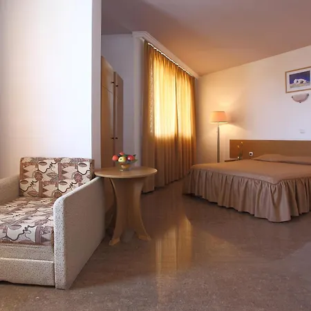 Aurora Otel 3*