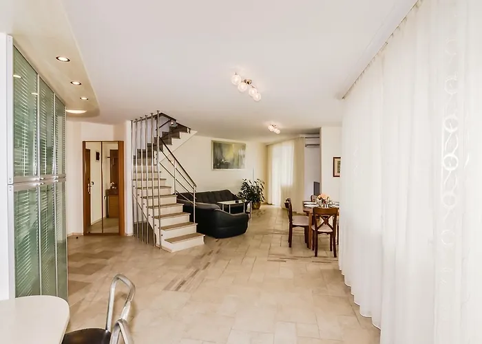 ホテル Aurora セインツ・コンスタンティン＆ヘレナ